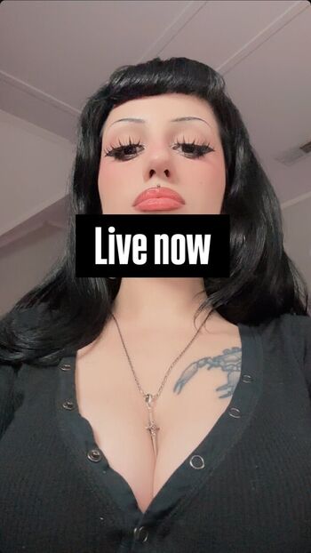 Full leaked Lilbatty private onlyfans photo