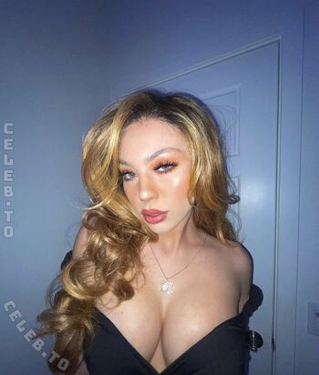 Full leaked Lilchrrybomb private onlyfans photo