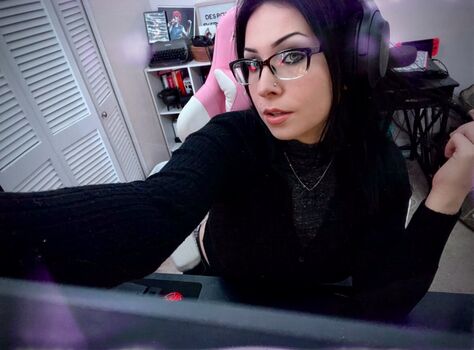 Full leaked Lilfoxlayla private onlyfans photo