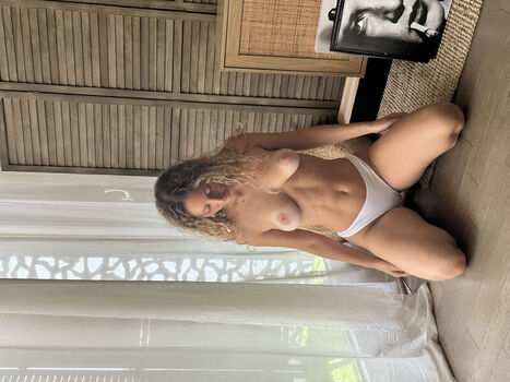 Lili Luxie