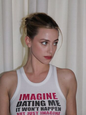 Lili Reinhart