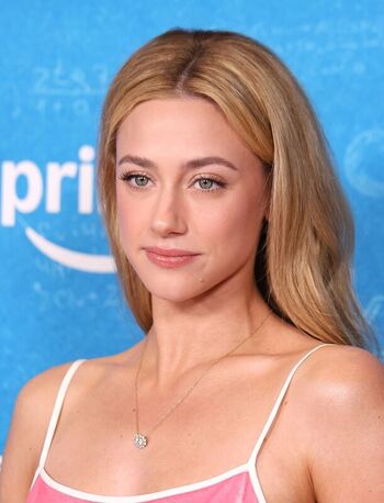 Lili Reinhart