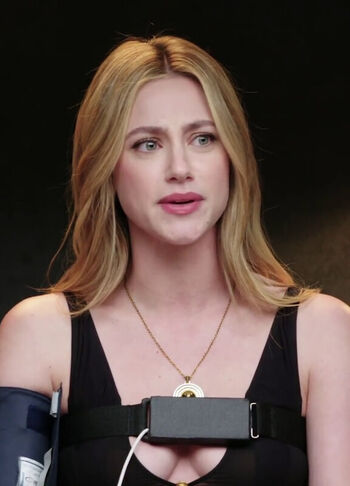 Lili Reinhart