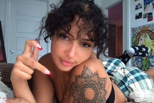 Full leaked Lilivalency private onlyfans photo