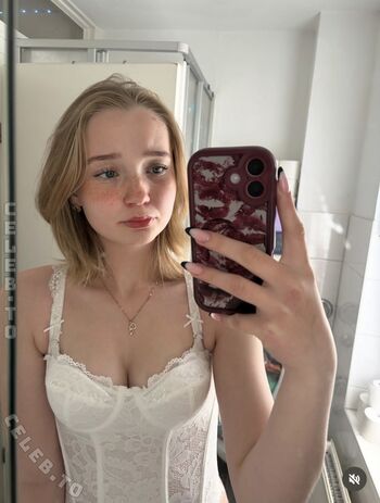 Full leaked Lilly private onlyfans photo