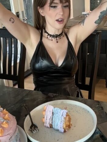 Full leaked Lillyxoliver private onlyfans photo