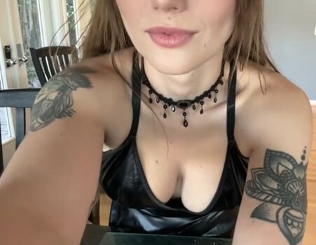 Full leaked Lillyxoliver private onlyfans photo