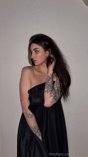 Full leaked Lilouveee private onlyfans photo