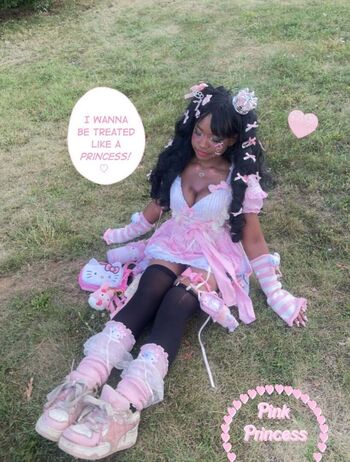 Full leaked Lilrawrs private onlyfans photo