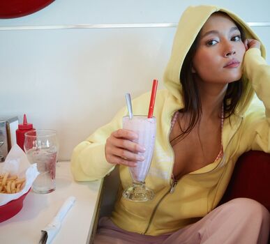 Full leaked Lily chee page private onlyfans photo