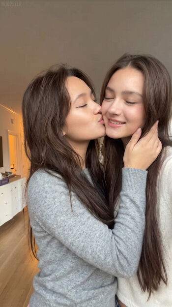 Full leaked Lily chee page private onlyfans photo