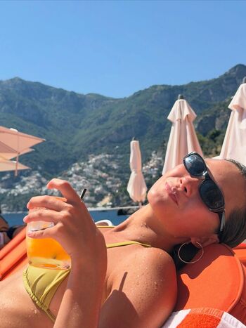 Full leaked Lily chee private onlyfans photo