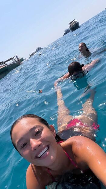 Full leaked Lily chee page private onlyfans photo