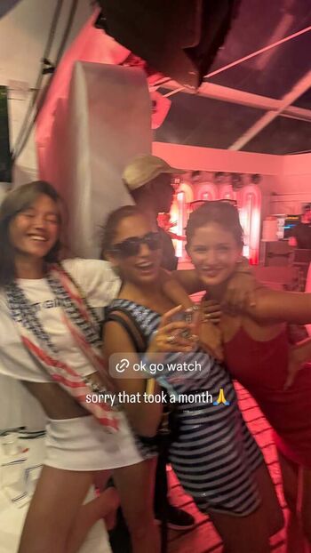 Full leaked Lily chee page private onlyfans photo