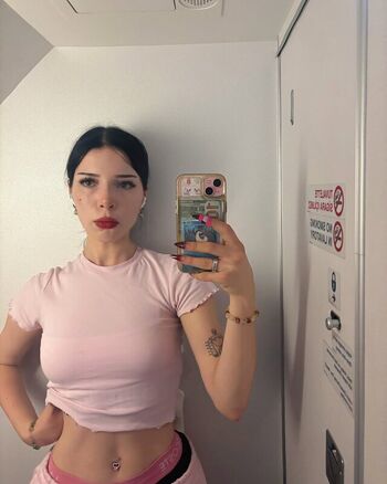 Full leaked Lily hawker private onlyfans photo