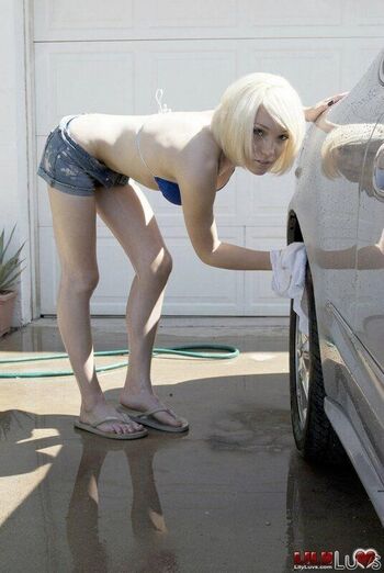 Full leaked Lily labeau private onlyfans photo