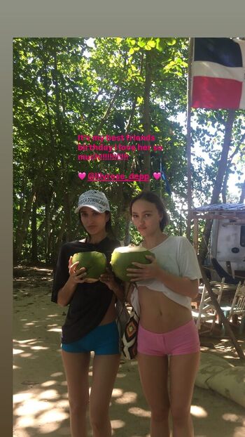 Full leaked Lily rose depp private onlyfans photo