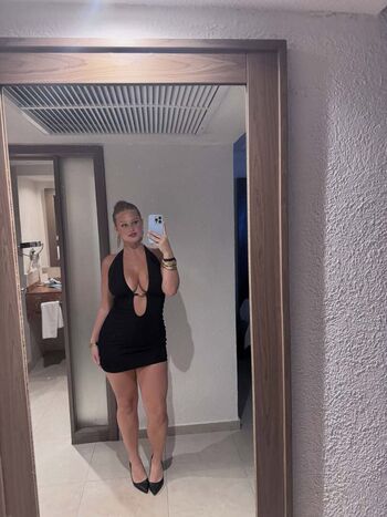 Full leaked Lily wright private onlyfans photo