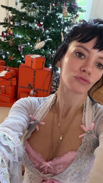 Full leaked Lilyallen private onlyfans photo