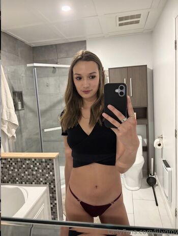 Full leaked Lilygrov private onlyfans photo