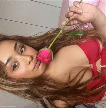 Full leaked Lilyluvrr private onlyfans photo