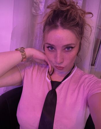 Full leaked Lilypailler private onlyfans photo