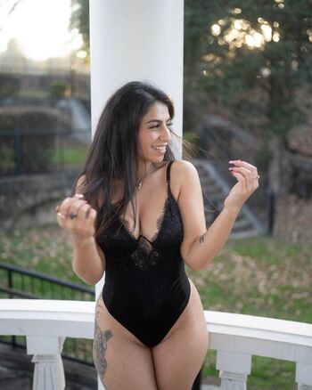 Full leaked Lina alqaq private onlyfans photo
