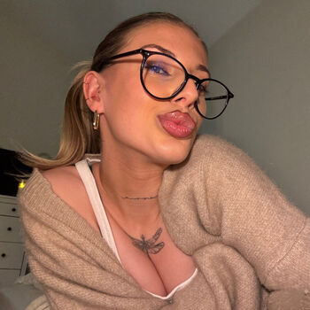 Full leaked Lina vey private onlyfans photo