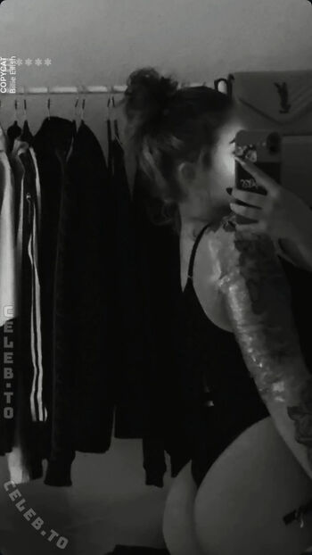 Full leaked Linaa wars private onlyfans photo