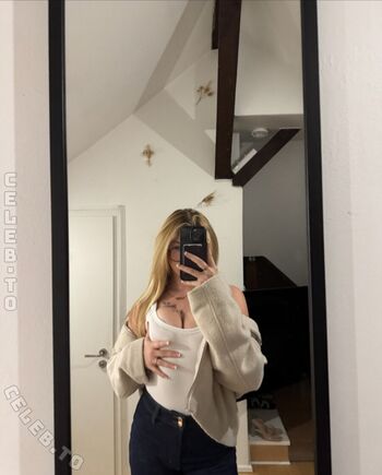 Full leaked Linaagold private onlyfans photo