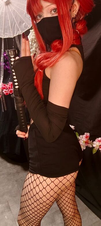 Full leaked Linaneyeon page private onlyfans photo