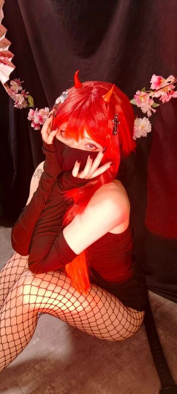 Full leaked Linaneyeon page private onlyfans photo