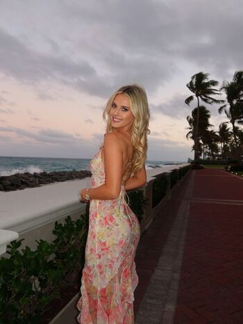 Full leaked Lindsay brewer private onlyfans photo