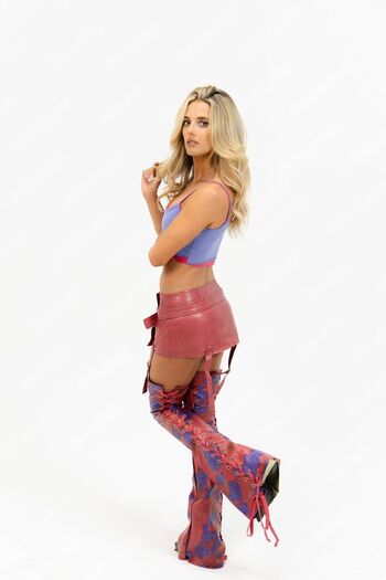 Lindsay Brewer