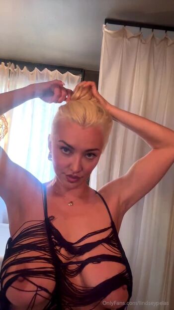 Full leaked Lindsay pelas page private onlyfans photo