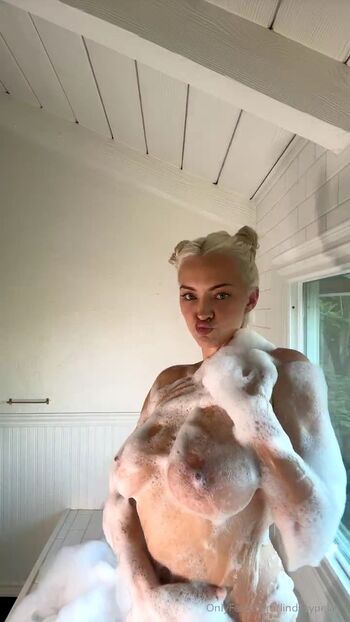 Full leaked Lindsay pelas page private onlyfans photo