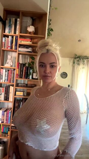 Full leaked Lindsay pelas page private onlyfans photo