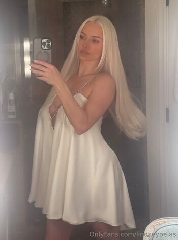 Full leaked Lindsey pelas  page private onlyfans photo