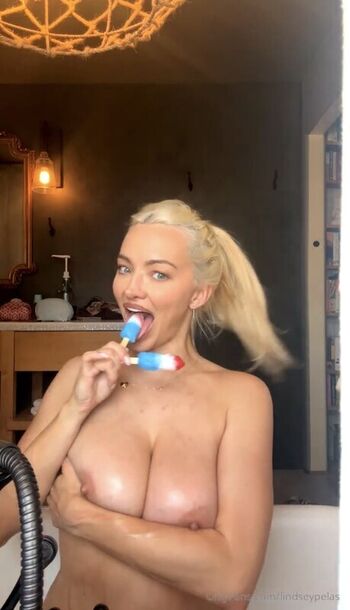 Full leaked Lindsey pelas page private onlyfans photo