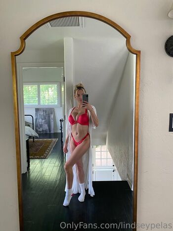 Full leaked Lindsey pelas  page private onlyfans photo