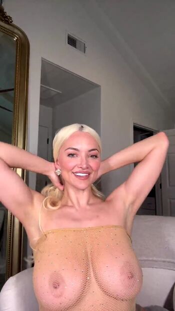 Full leaked Lindsey pelas private onlyfans photo