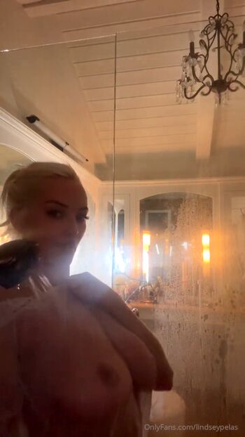 Full leaked Lindsey pelas page private onlyfans photo