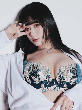 Full leaked Ling chen private onlyfans photo