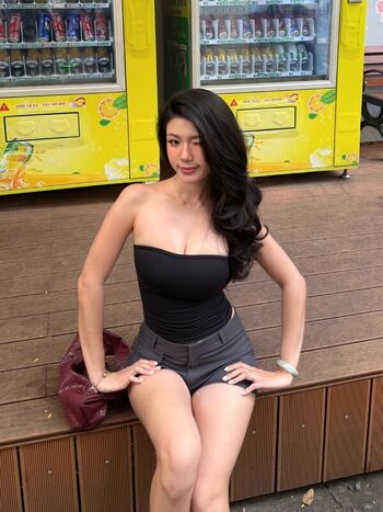 Full leaked Lingdfg page private onlyfans photo