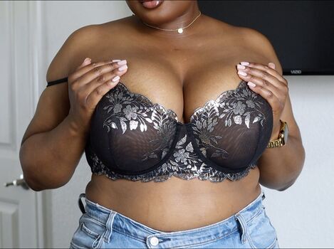 Full leaked Lingerieloungefree private onlyfans photo