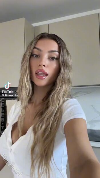Full leaked Linuschka private onlyfans photo