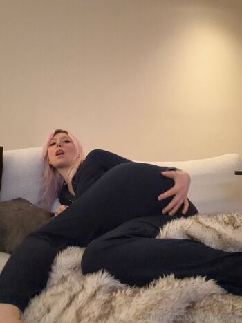 Full leaked Linzor private onlyfans photo