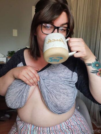 Full leaked Lipstick n lingerie private onlyfans photo