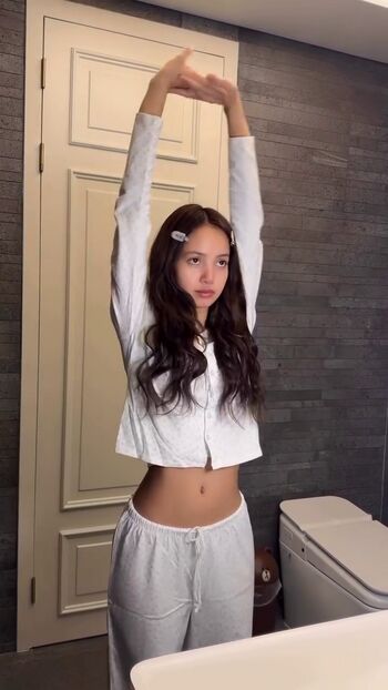 Full leaked Lisa blackpink page private onlyfans photo