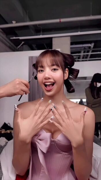 Full leaked Lisa manoban page private onlyfans photo